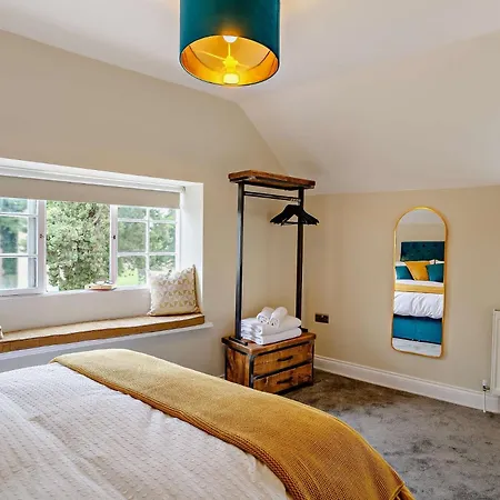 2 Bed In 92533 Holiday home