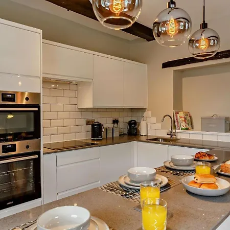 2 Bed In Oc-92533 Apartament *