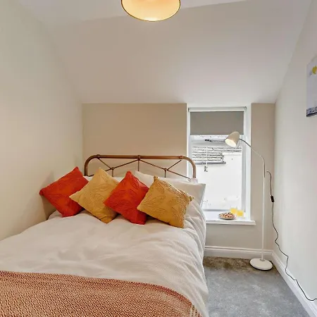2 Bed In Oc-92533 Apartament